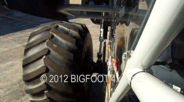 Der Bigfoot 20: der weltweit erste Monstertruck mit Elektroantrieb macht mit über 260 kW und 1100 Nm Autos umweltschonend platt (Bild: Bigfoot 4x4 Inc.)