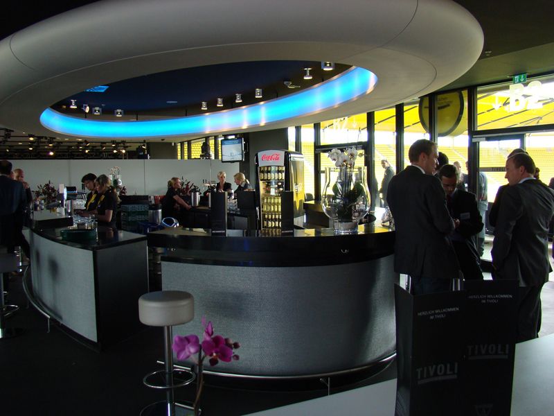 Blick auf die Bar im VIP-Bereich des Tivoli (Archiv: Vogel Business Media)