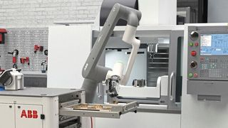 ABB präsentiert auf der Motek die OmniVance™ Collaborative Machine Tending Cell – eine integrierte Komplettlösung für die automatisierte Maschinenbeschickung und ideal für Anwendungen wie der Metallbearbeitung oder dem Werkzeugmaschinenbau. (Bild: ABB AG)