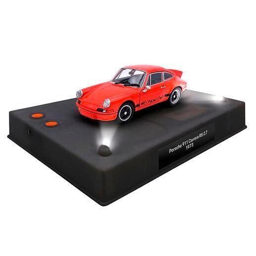 Adventskalenderbausatz Porsche 911 Carrera RS: Highlight ist ein integriertes Soundmodul mit Original-Porsche-Motorklang. (Porsche Museum Stuttgart)