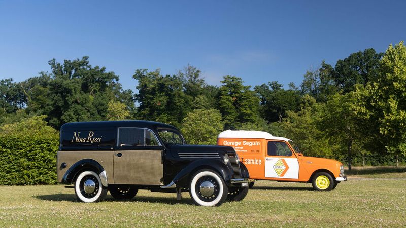 Transporter-Tradition: Der Renault Juvaquatre und der Renault 4 Kastenwagen. (Bild: Renault)