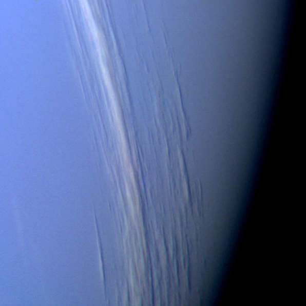 Wolken in der Neptun-Atmosphäre, aufgenommen von Voyager 2. (NASA)