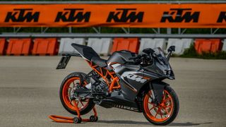Der Motorrad- und Fahrradhersteller KTM ist in wirtschaftlicher Schieflage. (Bild: KTM)