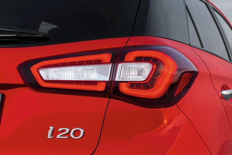 Auch die Form der LED-Rückleuchten wurde leicht verändert.  (Hyundai)