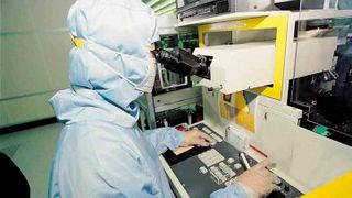 TSMC ist nach Intel und Samsung der weltweit größte Halbleiterhersteller. 2020 erwirtschaftete das Unternehmen einen Jahresumsatz von 45,5 Milliarden US-Dollar und einen Gewinn von 17,6 Milliarden US-Dollar. (Bild: Taiwan Semiconductor Manufacturing)