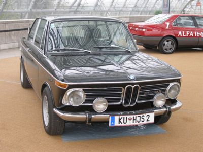Der BMW 2002 war das erste Rennfahrzeug von Hans-Joachim Stuck, mit dem er 1969 zum ersten Mal am Nürburgring an den Start ging. Dieses Modell war das Dienstfahrzeug seines Vaters Hans Stuck. (Archiv: Vogel Business Media)