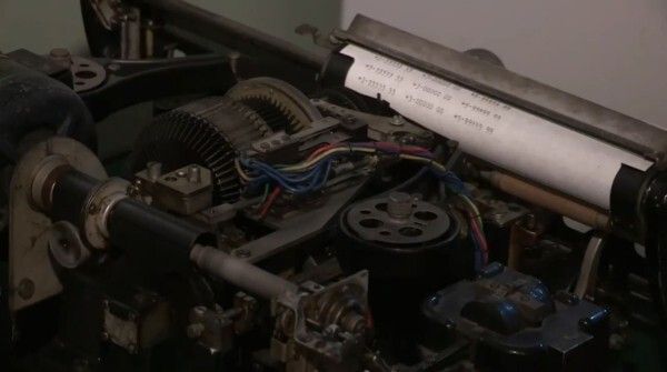Ein historischer Moment: WITCH, der älteste funktionstüchtige Computer der Welt wird nach drei Jahren Restaurierung gebootet und so wieder zum Leben erweckt (Bild: TNMOC)