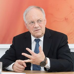 «Eine ganz wesentliche unternehmerische Aufgabe ist es, in schwierigen Zeiten zu investieren. Wir müssen nach vorne schauen.»
Bundespräsident Johann Schneider-Ammann