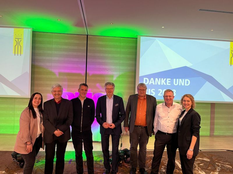 Referenten und PTS-Team (Bild: PTS Schnettler)