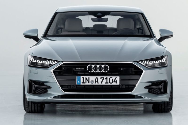 Vorne gibt es Audi-typisch einen breiten Grill. (Audi)