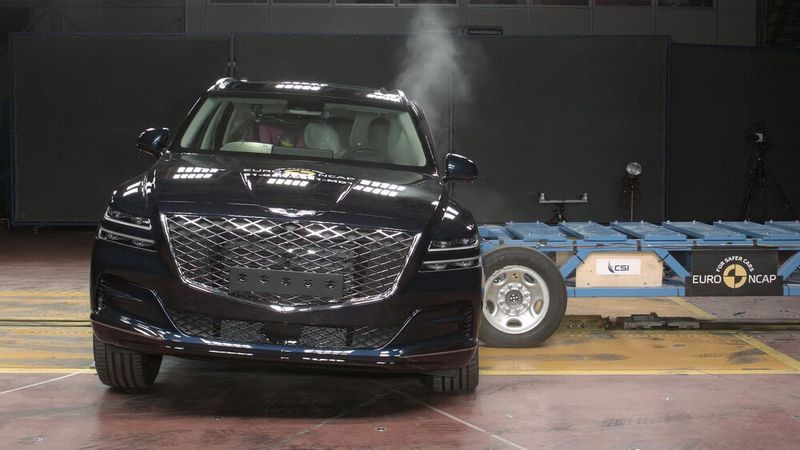 ... und dem GV80 beim Euro-NCAP-Crashtest. Das Ergebnis: fünf Sterne. (Bild: Euro NCAP)