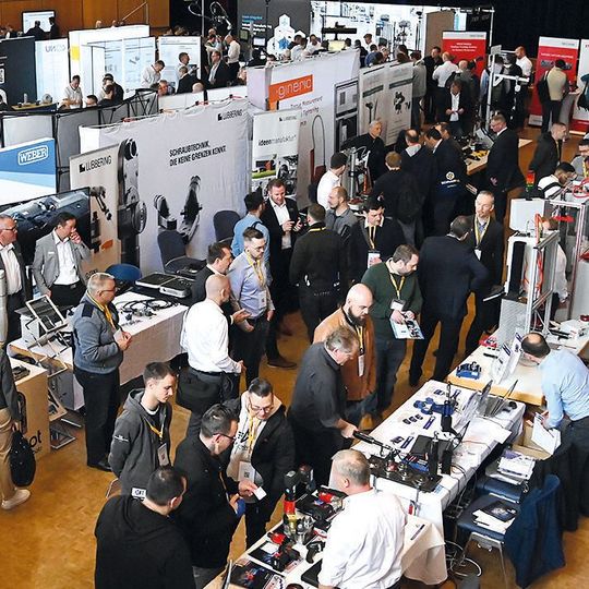 Die SchraubTec kommt nun auch nach Landshut. Am 28.02. gastiert die Regionalmesse in der dortigen Sparkassen Arena.(Bild:  Stefan Stark)