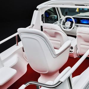 Sie wurde natürlich den besonderen Bedürfnissen des Papstes entsprechend umgebaut.(Bild:  Mercedes-Benz)