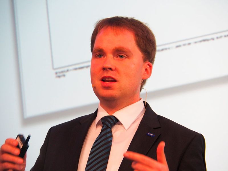Michael Krauss of BASF believes that: „The operator’s role is about to change: He will become a highly flexible expert for different kinds of process plants.“ (Sabine Mühlenkamp)