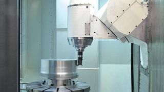 Ein Torquetischbeschleunigt die Palette für Werkstückgewichte bis 1500 kg für das Drehen auf eine Drehzahl bis 800 min-1.  (Bild: MAG)