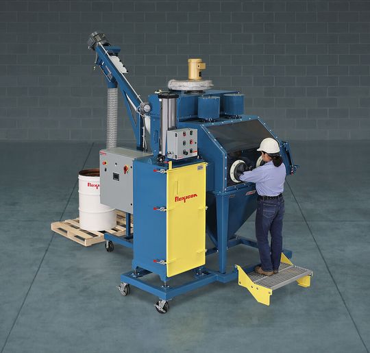 Mobile Sackentleerstation mit Glovebox, Leersackverdichter und flexiblem Spiralförderer.(Bild:  Flexicon)