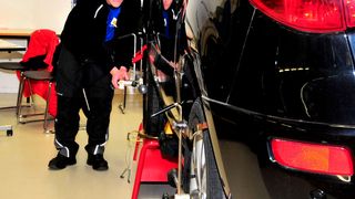 Simon Kazimirowicz, PLW-Landessieger 2018 in NRW, wird das deutsche Kfz-Gewerbe im August 2019 bei den Berufeweltmeisterschaften „World Skills“ in Russland vertreten. (Bild: Schmidt/»kfz-betrieb«)