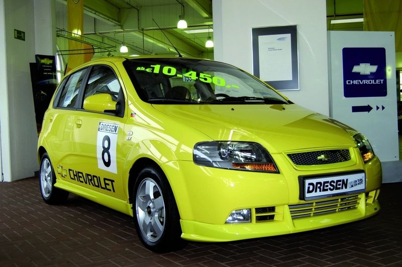 Dresens Topangebote wie der Chevrolet Kalos werden intensiv beworben: in der Tagespresse, im Radio und im Internet.  (Foto: Kilimann)