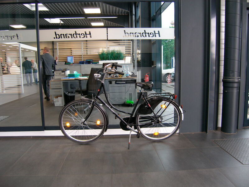 ... ein Fahrrad zur Verfügung. (Schreiner / »kfz-betrieb«)