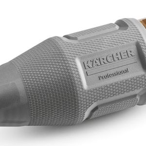 Die neue Rotordüse „Vibrasoft“ verursacht um bis zu 30 Prozent weniger Vibrationen als das Vorgängermodell. Außerdem wurde die Befestigung des schützenden Mantels um das Gehäuse geändert. Der Mantel ist nun fest umspritzt, sodass er sich nicht mehr lösen kann. (Bild:  Kärcher)