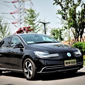 Daimler hat nicht einfach nur die elektrische B-Klasse nach China gebracht, sondern zusammen mit BYD den Denza 500 entwickelt.(Bild:  Daimler)