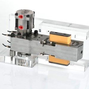 The Pressure Block is positioned between the hot runner system and the mold which increases the clamp plate stiffness under load.