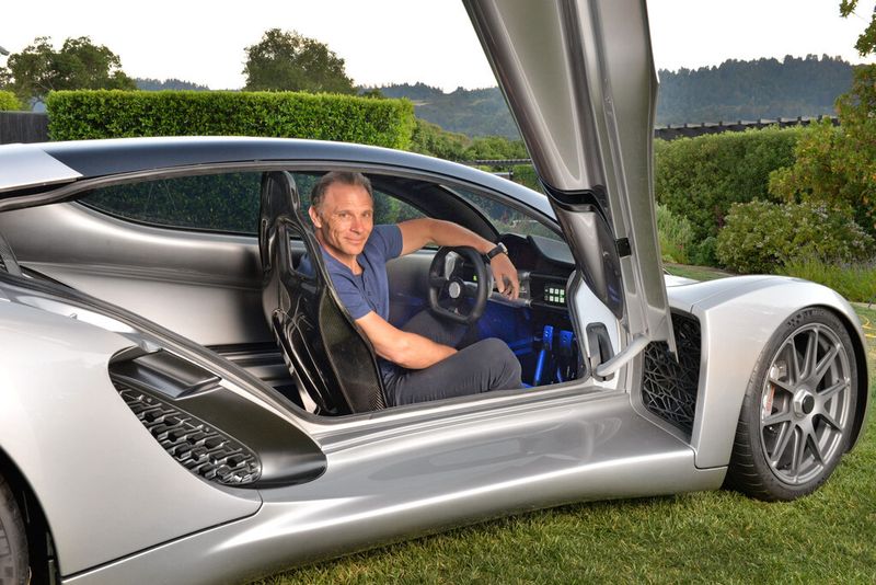 Kevin Czinger, CEO von Divergent Microfactories, in seinem Renner. (Bild: Divergent Microfactories)