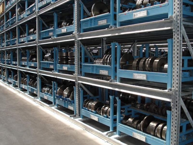 Bei rund 150 Euro je Werkzeug liegen im Rollenlager schnell Millionenbeträge. Lassen sich nur 10% der Rollen wieder verwenden, kann der Anwender leicht seine Kosten senken. (Archiv: Vogel Business Media)