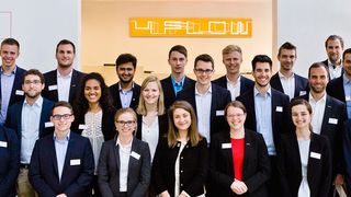 Studierende und 4 Flow-Mentoren während der Finaltage der 4 Flow Challenge in Berlin. (Bild: 4 Flow)