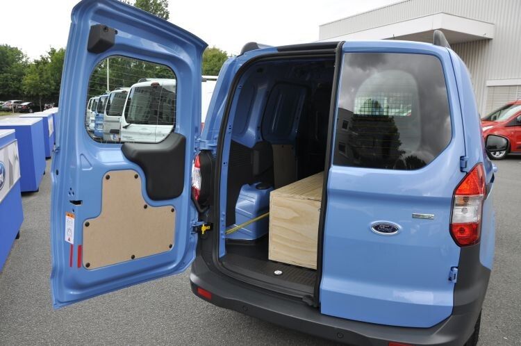 Ford gibt für den Kastenwagen eine maximale Nutzlast von 585 Kilogramm an. Beim Kombi sollen es 490 Kilogramm sein. (Foto: Richter)