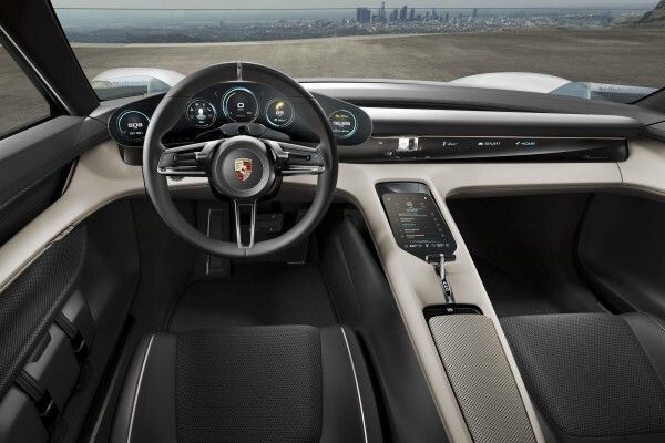 Auf Tesla-Jagd: Der Porsche Mission E mit 600 PS und 500 km Reichweite (Bild: Porsche)