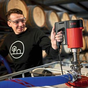 Die neue, modular aufgebaute Exzenterpumpenbaureihe Viscopower fördert besonders schonend ohne große Scherkräfte. (Flux)