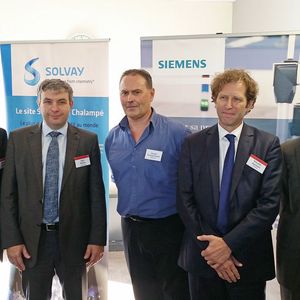Successfull end of the project: (v.l.n.r.)Eckard Eberle (CEO Process Automation, Siemens, Carl Patois (Geschäftsleiter Butachimie), Claude Schlagenwarth (Butachimie), Vincent Jauneau (Siemens, Head of Division PD France)