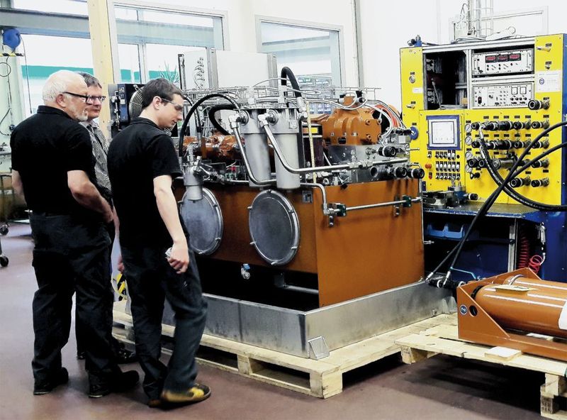 Prüfung des entwickelten Produkts nach engen Vorgaben. (Wandfluh)