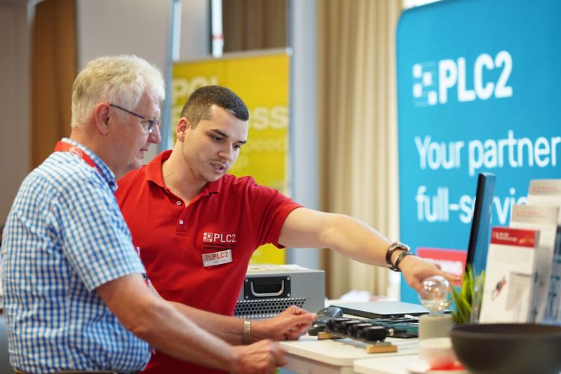 FPGA Conference Europe 2022: Über 70 Sprecher, 100 Vorträge und über 250 Teilnehmer – nach zwei Jahren mit Corona-bedingten Digitalkonferenzen fand die dreitägige FPGA Conference vom 5. bis 7. Juli 2022 endlich wieder als Präsenzveranstaltung statt. Besondere Highlights waren die spannende Keynote von Nick Ni von AMD/Xilinx, die interessante Couchtalk-Expertenrunde, der traditionelle BBQ-Grillabend sowie die vielen glücklichen Gewinner der Verlosungsaktionen.  (Bild: Nadine Stegemann)