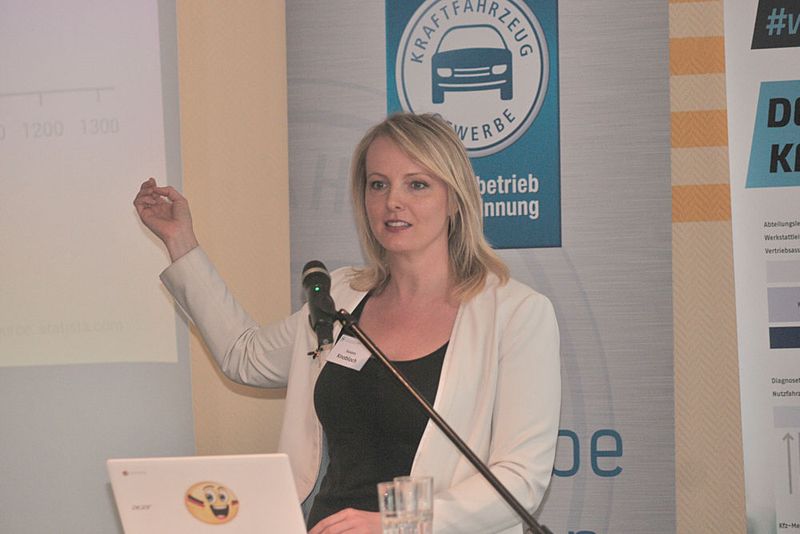 Susann Knobloch („web1on1“) warb für den Live-Chat mit dem Kunden. (Bild: Zietz)