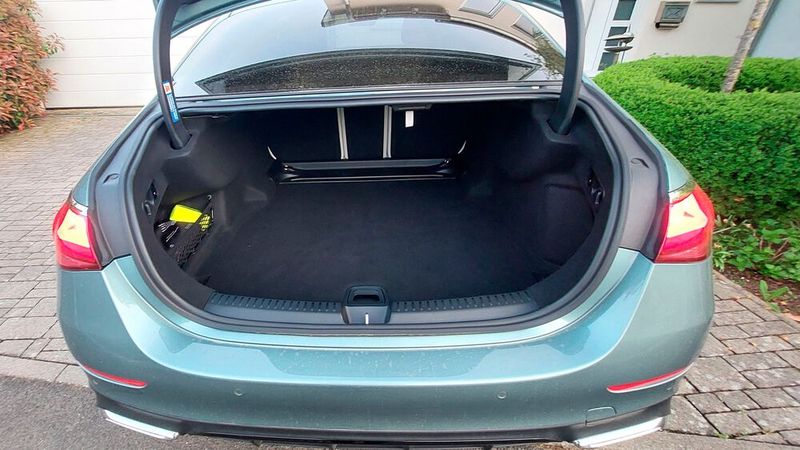 10. Der Kofferraum: Der Kofferraum schluckt 540 Liter Gepäck und ist somit ausreichend dimensioniert für ein Modell dieser Fahrzeugklasse. (Bild: Mauritz – VCG)