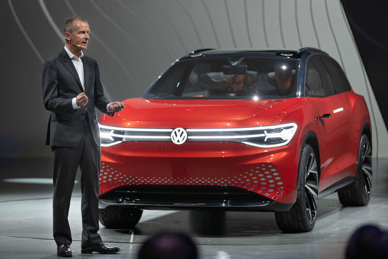 Volkswagen-Chef Herbert Diess ließ es sich nicht nehmen, die Studie in Shanghai der Welt persönlich vorzustellen. (VW)