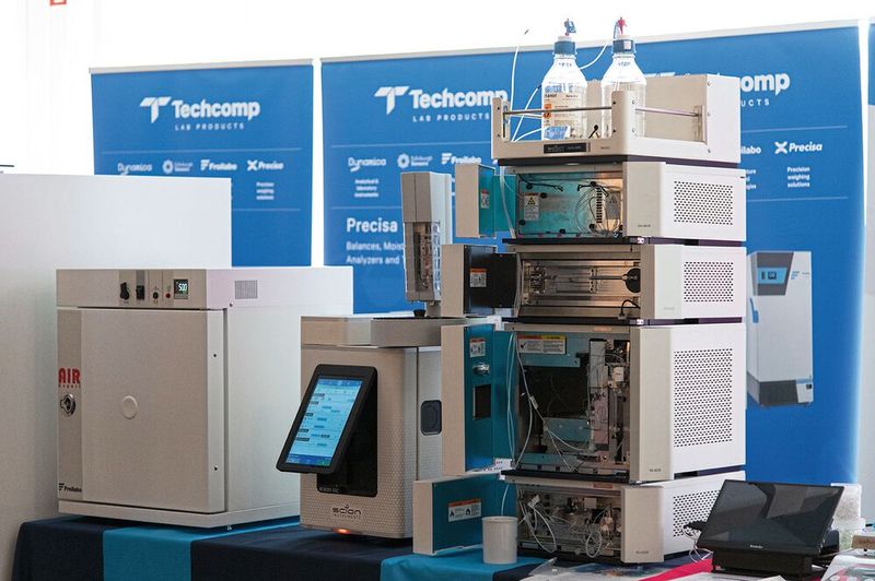 ... bietet die LAB-SUPPLY auch manches ausgewachsene Analytik-Gerät. Sei es eine komplette HPLC-Anlage...   Mehr Infos zu den kommenden LAB-SUPPLY-Messen finden Sie auf www.lab-supply.info (Bild: Stefan Stark)