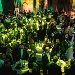 Mit insgesamt 260 Gästen war die Abendveranstaltung am Vorabend des Deutschen Remarketing Kongresses ausverkauft.(Bild:  Stefan Bausewein)