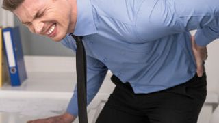 In den kaufmännischen Berufen ist die Anzahl von krankheitsbedingten Ausfalltagen am größten. Typisch sind Beschwerden im Rückenbereich. (© BlueSkyImages - Fotolia)