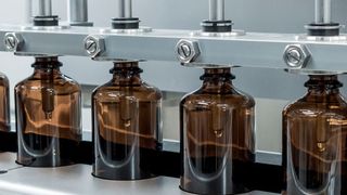 Flexcare 100 aus der Groninger Business Line zur Verarbeitung von Consumer Healthcare Flaschen (Groninger)