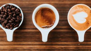 Mit Hilfe von Telemetrie lässt sich auch die Maschinenleistung und der Getränkeverkauf von Kaffeeautomaten überwachen. (Bild: Photo by Nathan Dumlao on Unsplash)