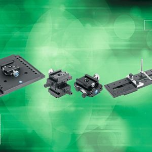 Als Fixierung für die Oberflächen- und Konturmessung sind bei Norelem Grundplatten und Kreuztische mit Schnellspannhalter, Schnellspannhalter mit Winkelelement, Aufspannplatten mit Federspanner und Prismen verfügbar.(Bild:  Norelem)