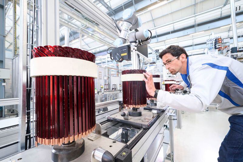 Statorfertigung für den MEB in Salzgitter. (Bild: Volkswagen)