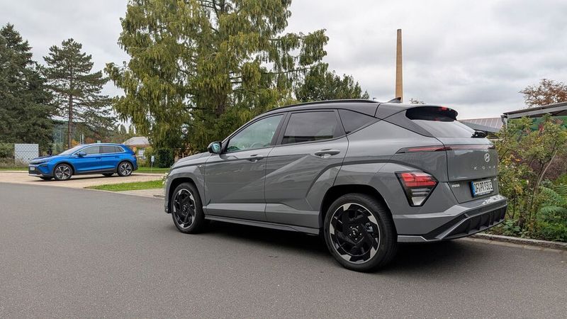 Acuh die exaltiert gestaltete Seitenwand wirft Fragen nach der Reparierbarkeit auf. Aber beeindruckend ausehen, das tut sie. (Bild: Rosenow – VCG)