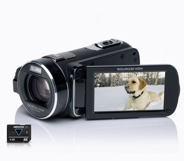 Eine Vier-Gigabyte-SDHC-Karte sowie einen Ersatz-Akku gibt es zum Medion-Camcorder dazu. (Bild: Aldi Nord)