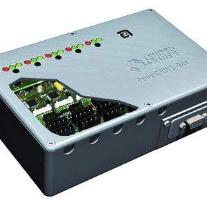 Steuerungsbox mit steckbarem Kommunikationsmodul