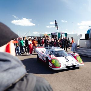 Gab es ebenso wie nationale Modelle der Rennsportgeschichte zu sehen und hören: Echte Ikonen des internationalen Motorsports wie diesen Porsche 917.(Bild:  DEKRA / Christian Storch)