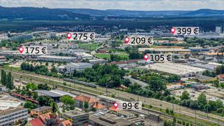 Die Unterschiede beim Stundenverrechnungssatz sind je nach Betrieb und ausgeführter Arbeit sehr groß. (Bild: © ARochau - stock.adobe.com; Collage: VCG)